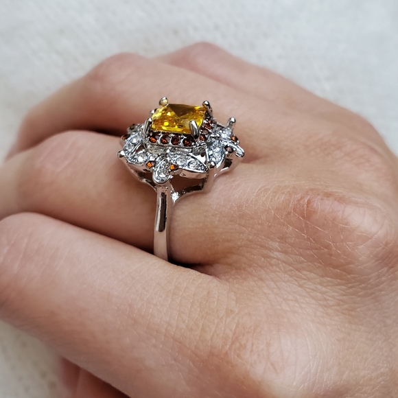 New Gorgeous Citrine Birthstone Ring - Picture 3 of 9